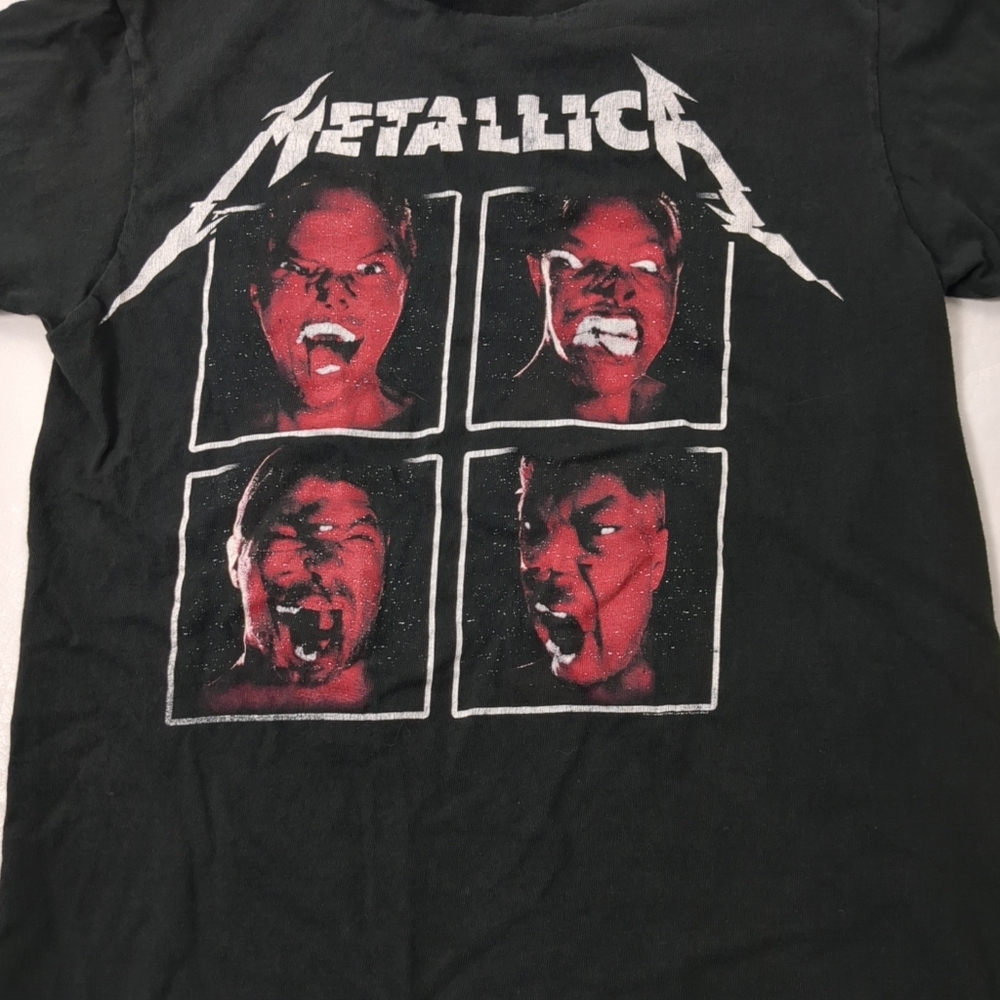 Metallica Worldwired Tour 2017 T Shirt Men’s Black Red World Tour Small Tee Rock